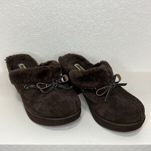 Skechers fur lined clogs brown suede size 7